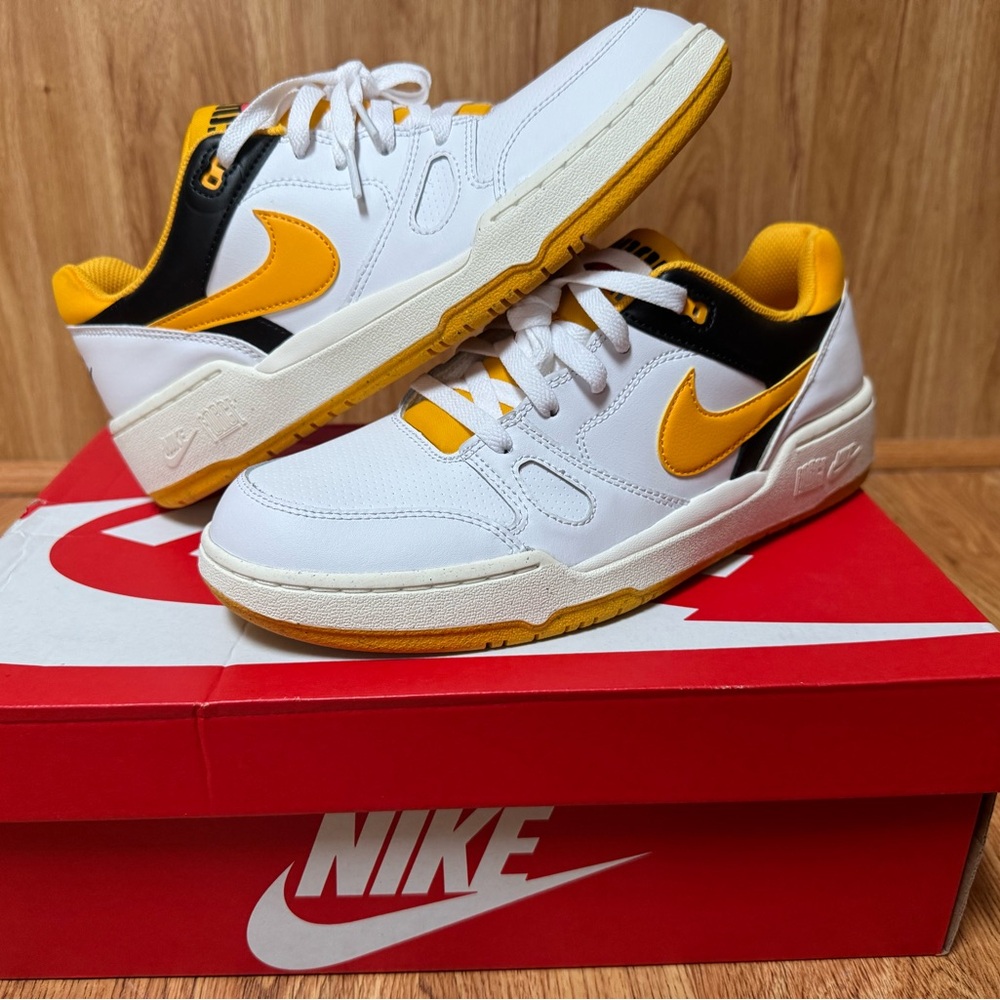 NWOT Nike Full Force LO, Black/University Gold/white, men's 9.5